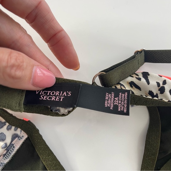 Victoria’s Secret Very Sext Push Up Green Animal Print Underwire Bra 32A - Picture 5 of 8